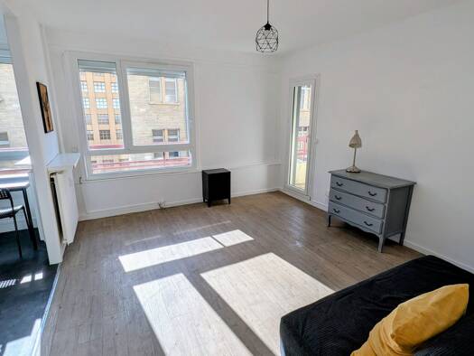 Appartement à louer 600 € 1 pièce 31 m² Étage 1/3 disponible dès maintenant Sainte Thérèse-Demi Lune Caen 14000