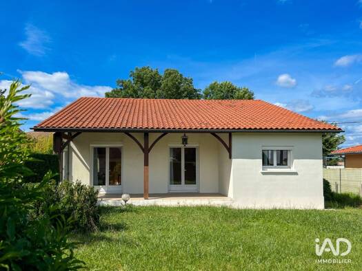 Maison de plain-pied à vendre 329 000 € 3 pièces 2 chambres 150 m² 790 m² de terrain Centre Carbon-Blanc 33560