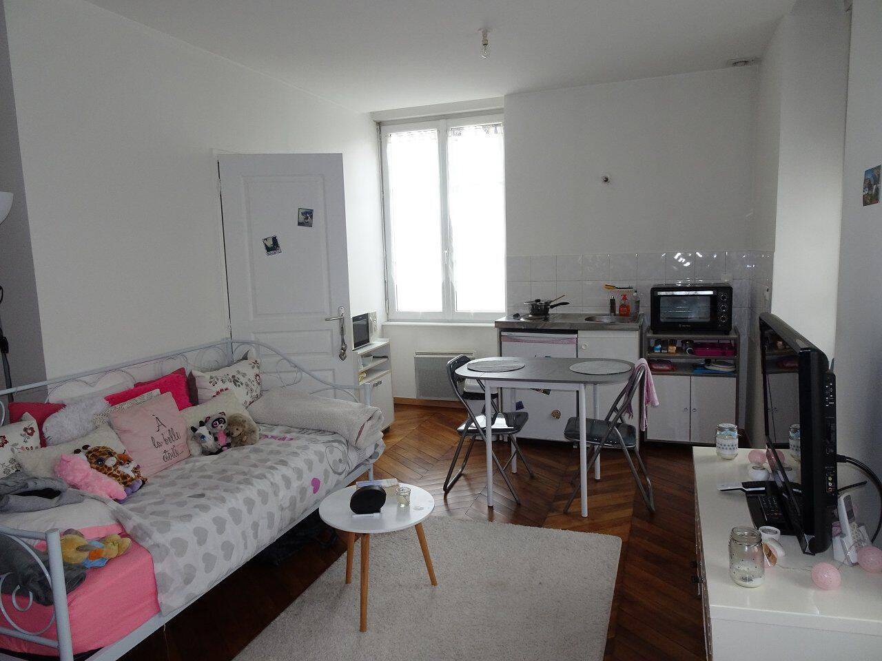 Appartement 1 pièce 24 m² · à Bourgoin-Jallieu · 24 m² · 355 €/mois