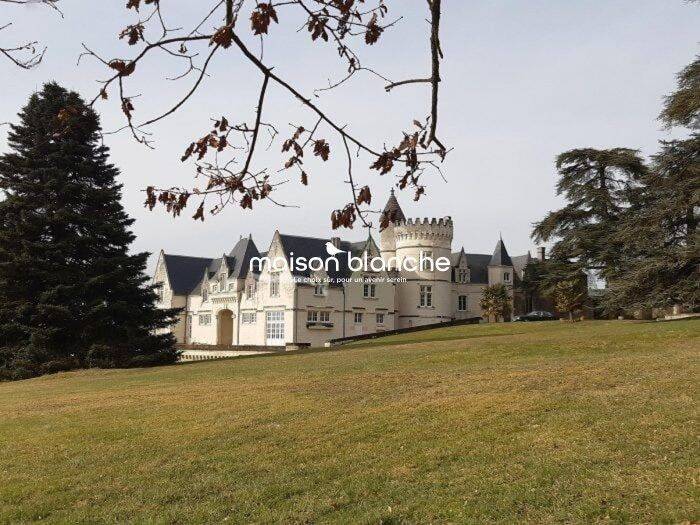Maison 13 pièces 864 m² · à Saumur · 864 m² · 4 368 000 €