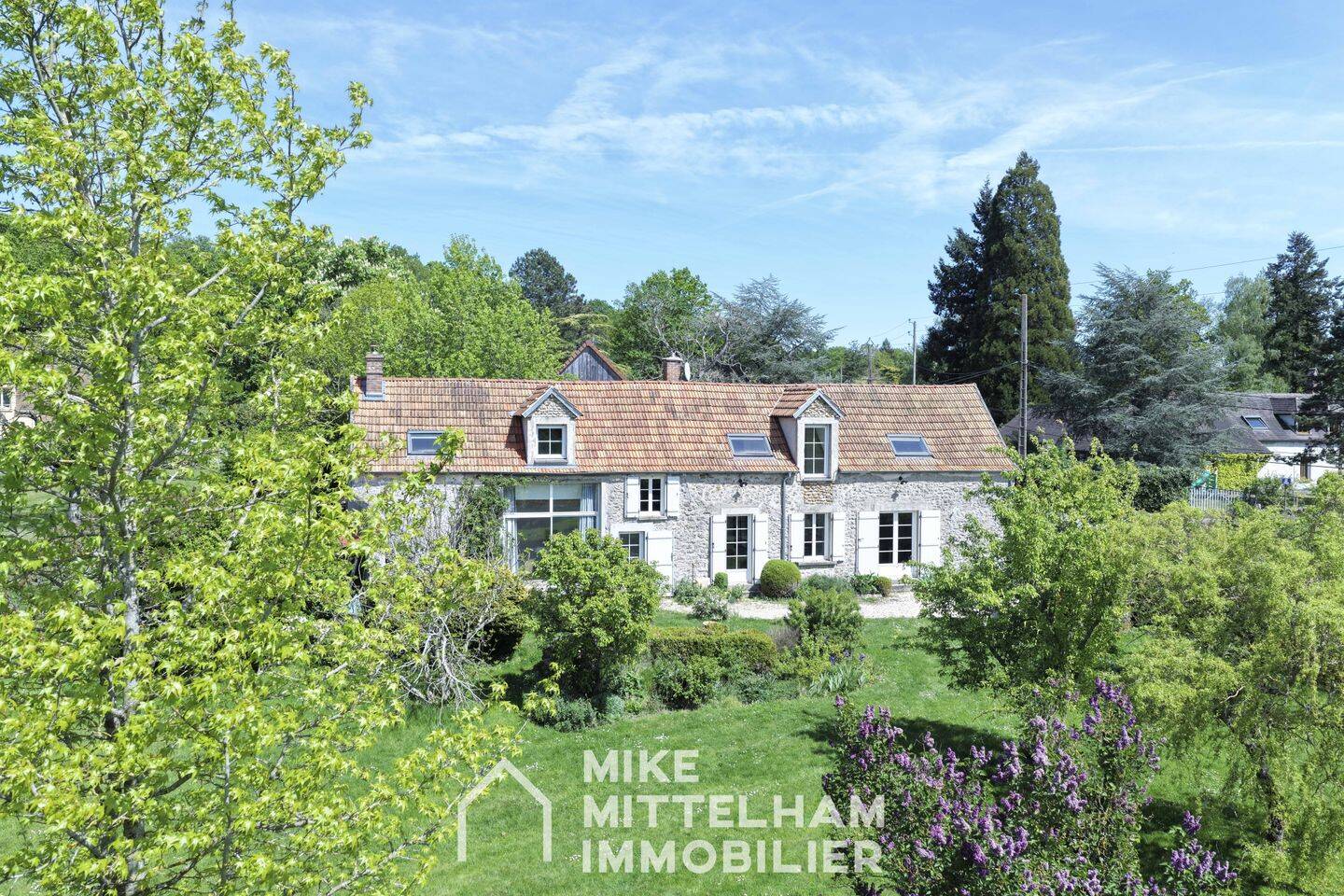 Maison 7 pièces 180 m² · à Saint-Rémy-l'Honoré · 180 m² · 699 000 €