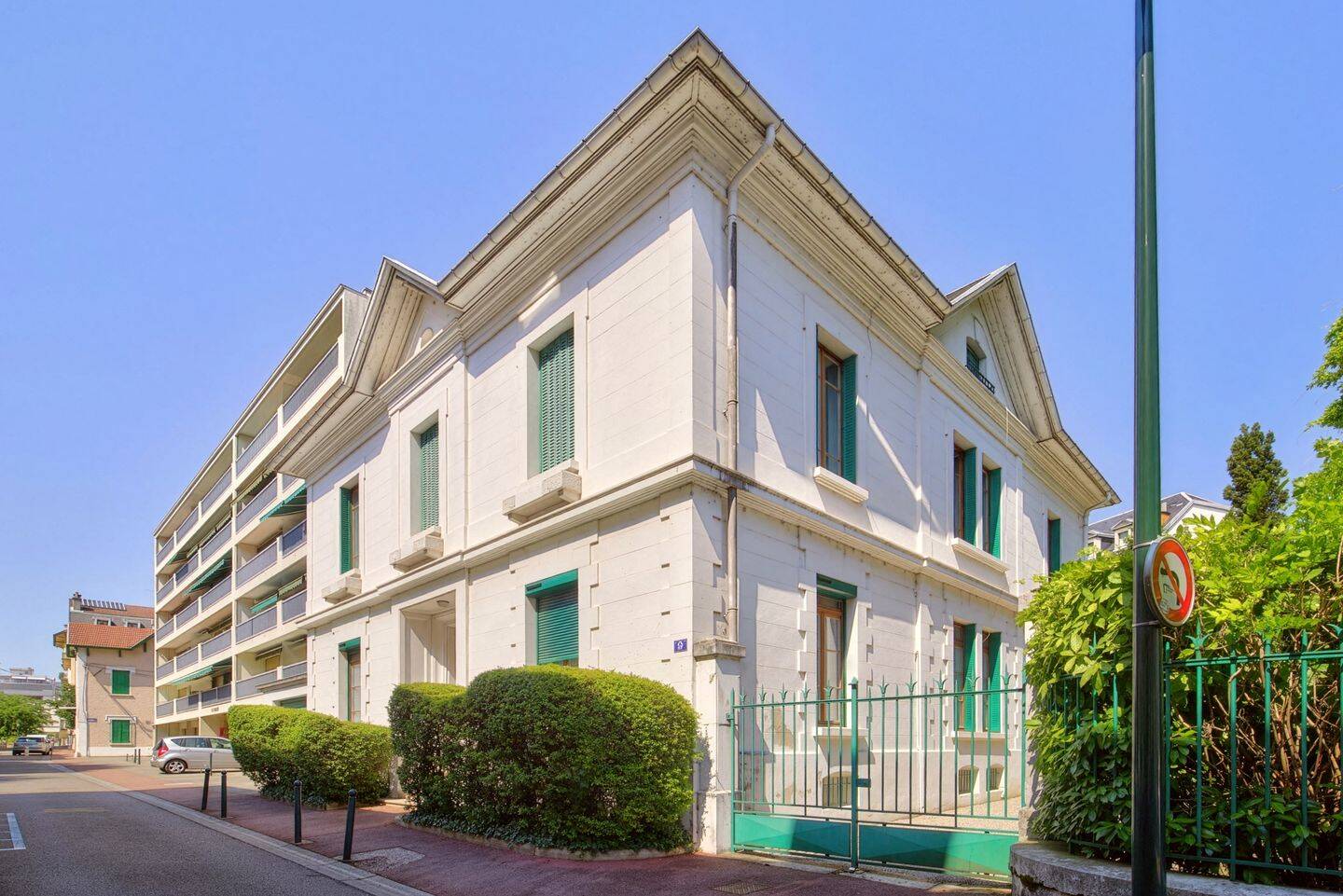 Maison 9 pièces 341 m² · à Aix-les-Bains · 340,7 m² · 1 250 000 €
