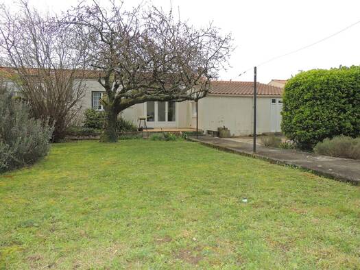 Maison de plain-pied à vendre 327 500 € 4 pièces 2 chambres 94 m² 529 m² de terrain Aytré 17440