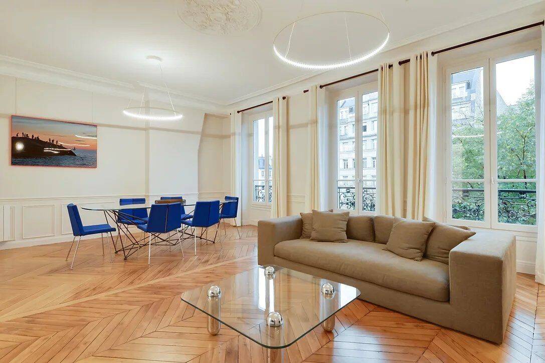 Appartement 3 pièces 92 m² · à Paris 8ème Arrondissement · 92 m² · 3 900 €/mois
