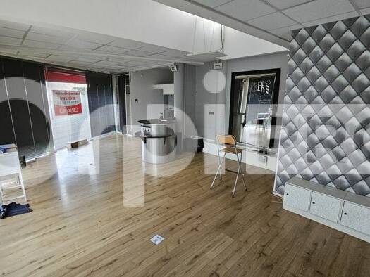 Local commercial à louer 1 482 € 57 m² de surface de vente Pessac 33600