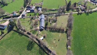 Mas à vendre 136 000 € 3 pièces 2 chambres 110 m² 3 645 m² de terrain La Celle-en-Morvan 71400