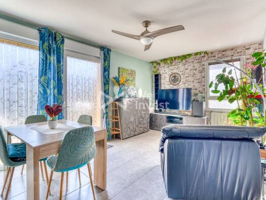 Appartement à vendre 199 000 € 2 pièces 1 chambre 47 m² RDC/2 Le Village Saint-Priest 69800