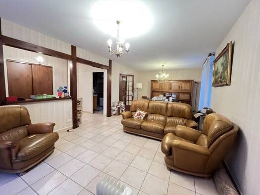 Maison de plain-pied à vendre 138 240 € 4 pièces 3 chambres 102 m² 286 m² de terrain Faubourg de Rome Issoudun 36100