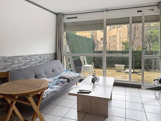 Appartement à vendre 85 000 € 2 pièces 1 chambre 35 m² RDC/4 Nîmes 30000