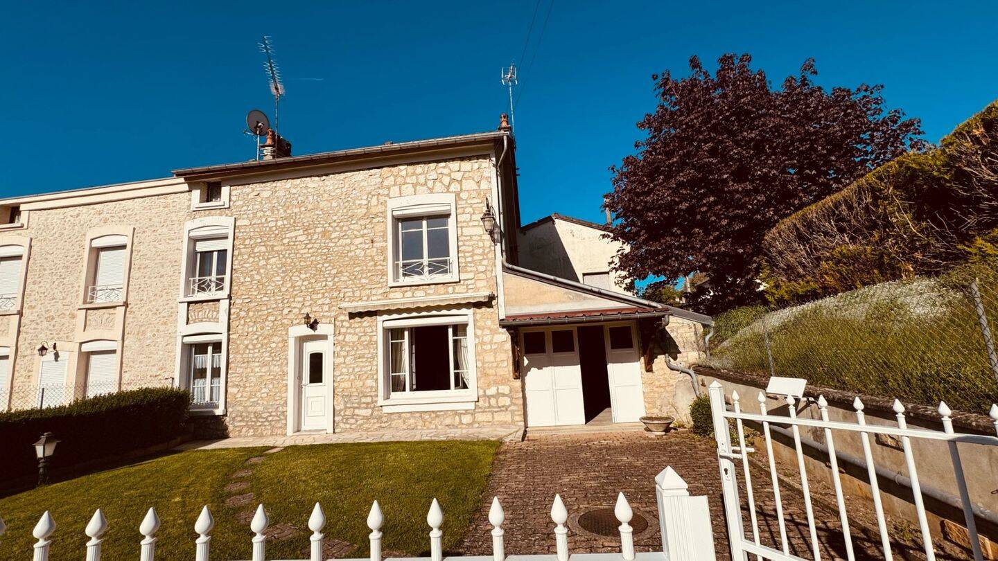 Maison 4 pièces 97 m² · à Épineuil · 97,5 m² · 140 400 €