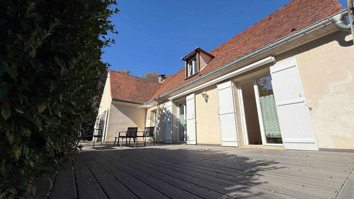 Maison 9 pièces 165 m² · à Chantilly · 165 m² · 740 000 €