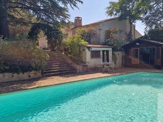 Maison à vendre 693 000 € 5 pièces 3 chambres 132 m² 2 666 m² de terrain La Destrousse 13112