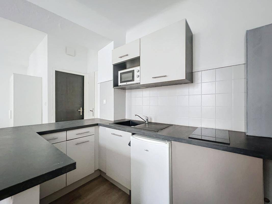 Appartement 1 pièce 28 m² · à Avignon · 27,7 m² · 450 €