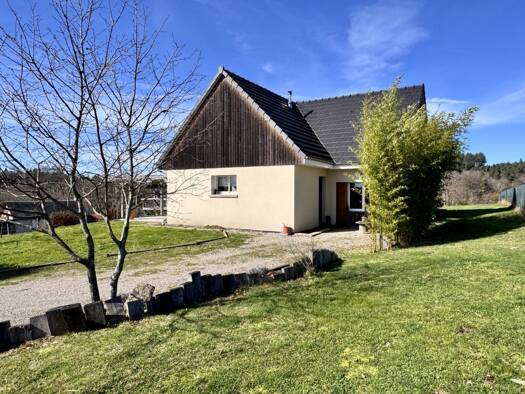 Maison de plain-pied à vendre 199 000 € 4 pièces 3 chambres 97 m² 2 733 m² de terrain Corrèze 19800