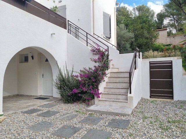 Appartement 2 pièces 52 m² · à Sanary-sur-Mer · 52,1 m² · 1 022 €/mois