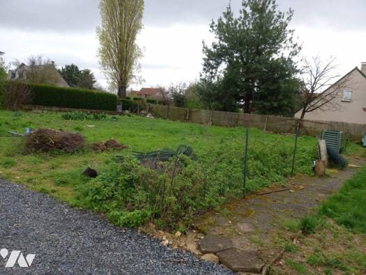 Terrain constructible à vendre 106 000 € 999 m² de terrain Esvres 37320