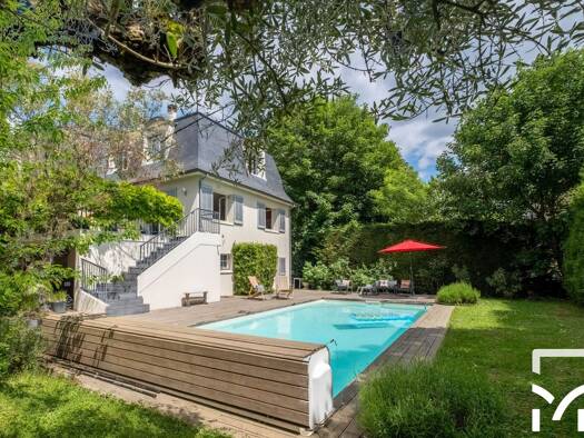 Maison à vendre 1 635 000 € 10 pièces 6 chambres 275 m² 970 m² de terrain Les Hauts de Bougival Bougival 78380