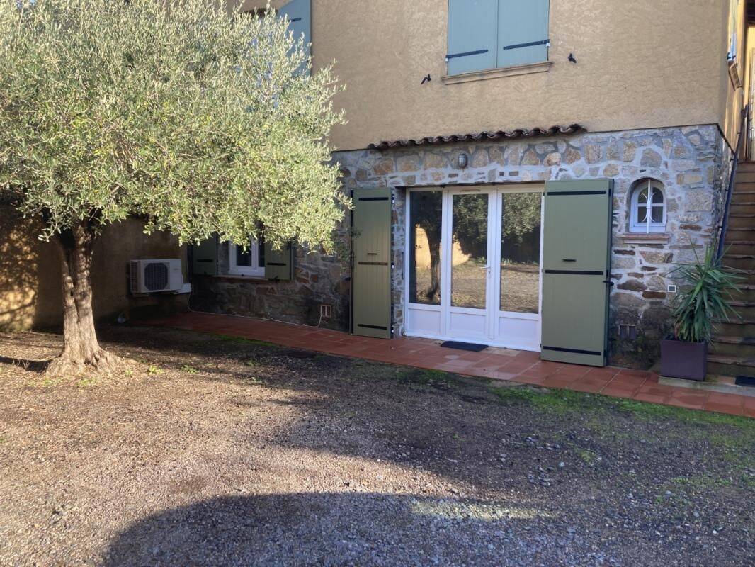 Appartement 2 pièces 43 m² · à Cogolin · 43 m² · 864 €