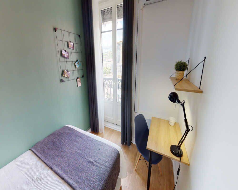 Appartement 5 pièces 130 m² · à Lyon 2ème Arrondissement · 130 m² · 840 €