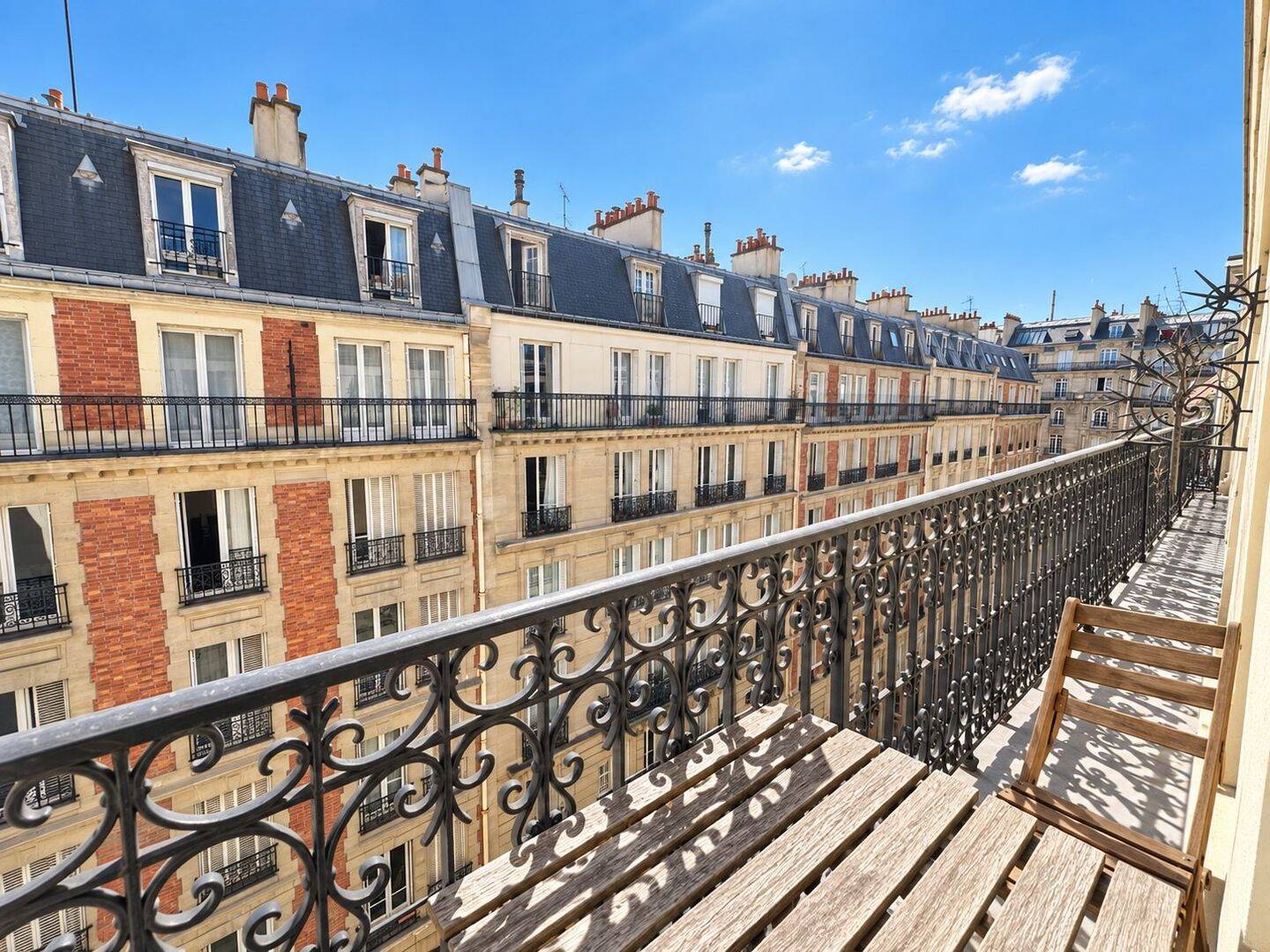 Appartement 2 pièces 65 m² · à Paris 17ème Arrondissement · 65 m² · 3 000 €/mois