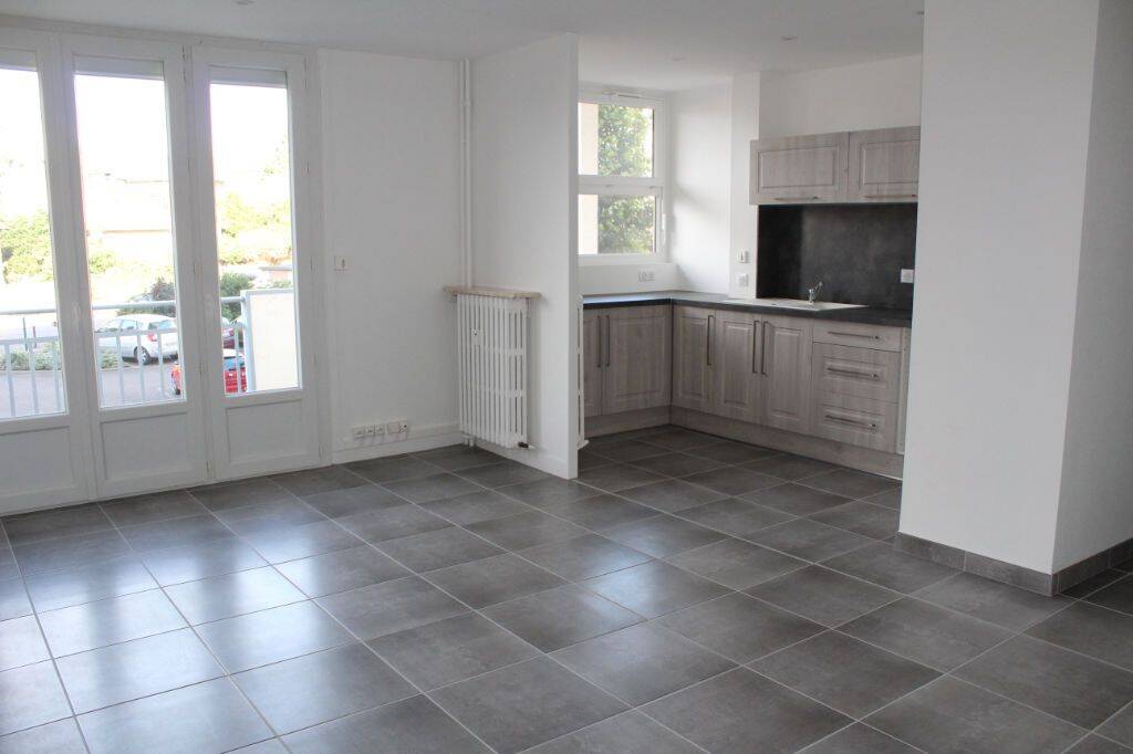 Appartement 4 pièces 80 m² · à Auxerre · 80 m² · 727 €