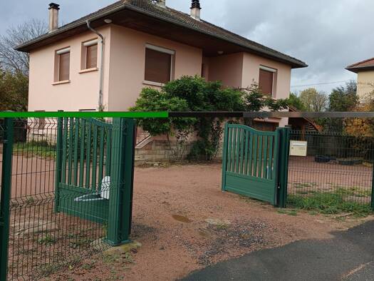 Maison à louer 1 100 € 4 pièces 100 m² 600 m² de terrain disponible dès maintenant Levigny-Le Bourg Charnay-lès-Mâcon 71850