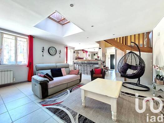 Maison à vendre 199 000 € 4 pièces 3 chambres 165 m² Flagy 77940