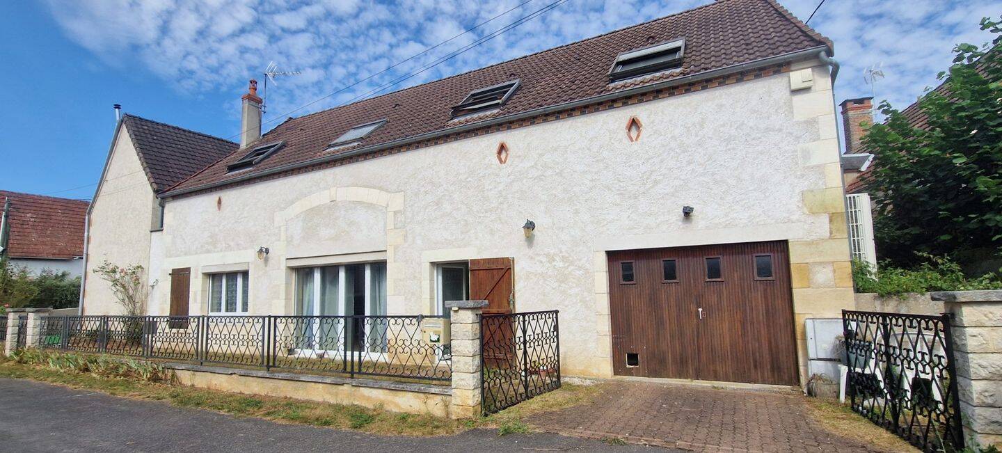 Maison 6 pièces 217 m² · à Le Châtelet · 216,9 m² · 117 000 €