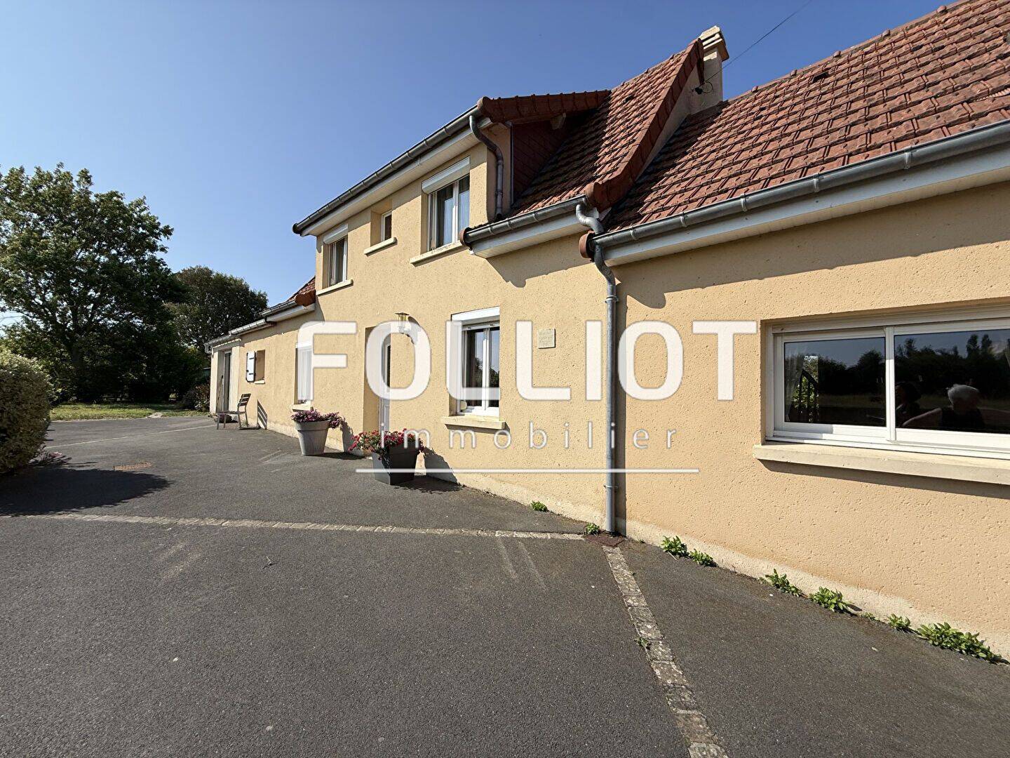 Maison 6 pièces 143 m² · à Port-Bail-sur-Mer · 142,7 m² · 329 000 €