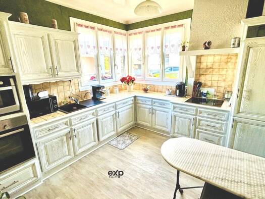 Maison à vendre 263 500 € 7 pièces 4 chambres 134 m² 460 m² de terrain Nord Est Mayenne 53100