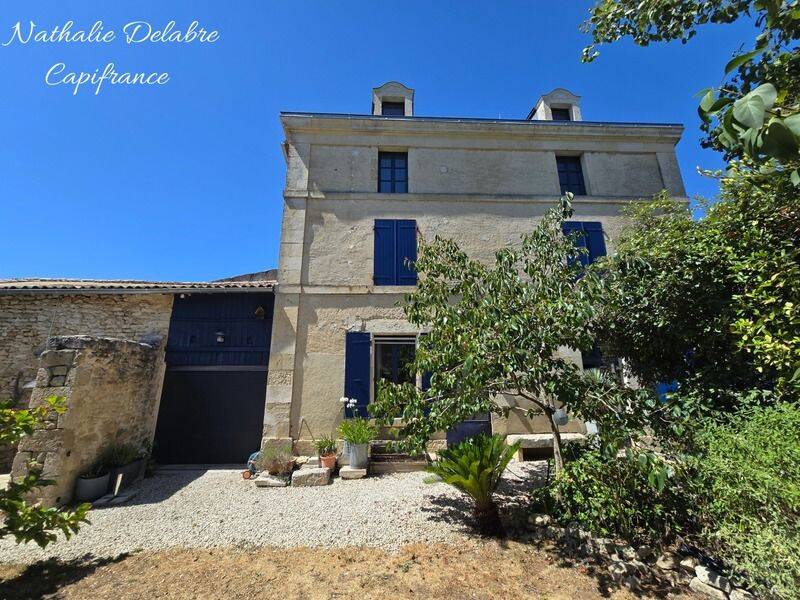 Maison 7 pièces 230 m² · à Sainte-Eanne · 230 m² · 252 000 €