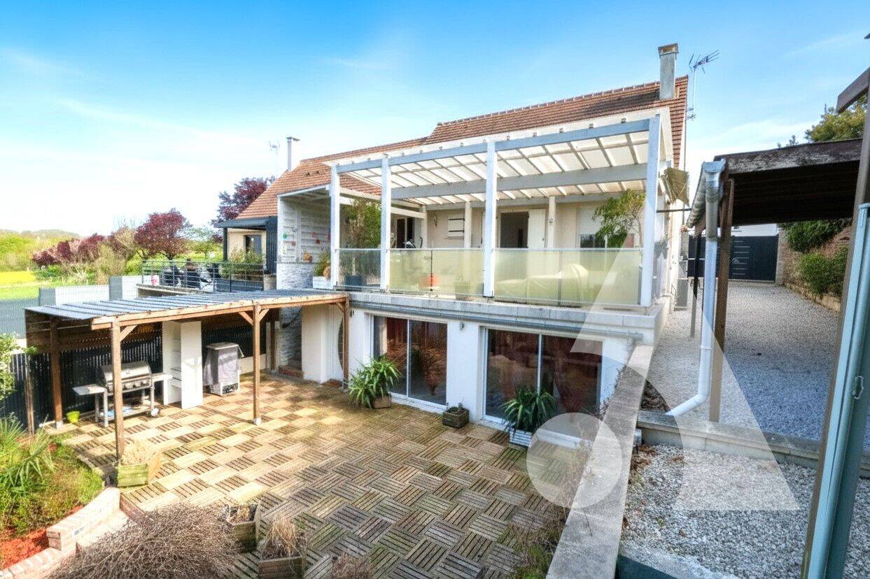 Maison 5 pièces 203 m² · à Compiègne · 203 m² · 265 000 €