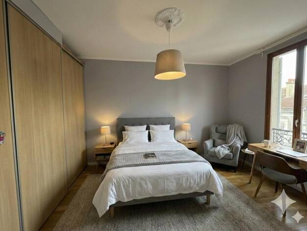 Appartement à louer 1 155 € 3 pièces 2 chambres 46 m² 2ème étage Bondy Villemomble 93250