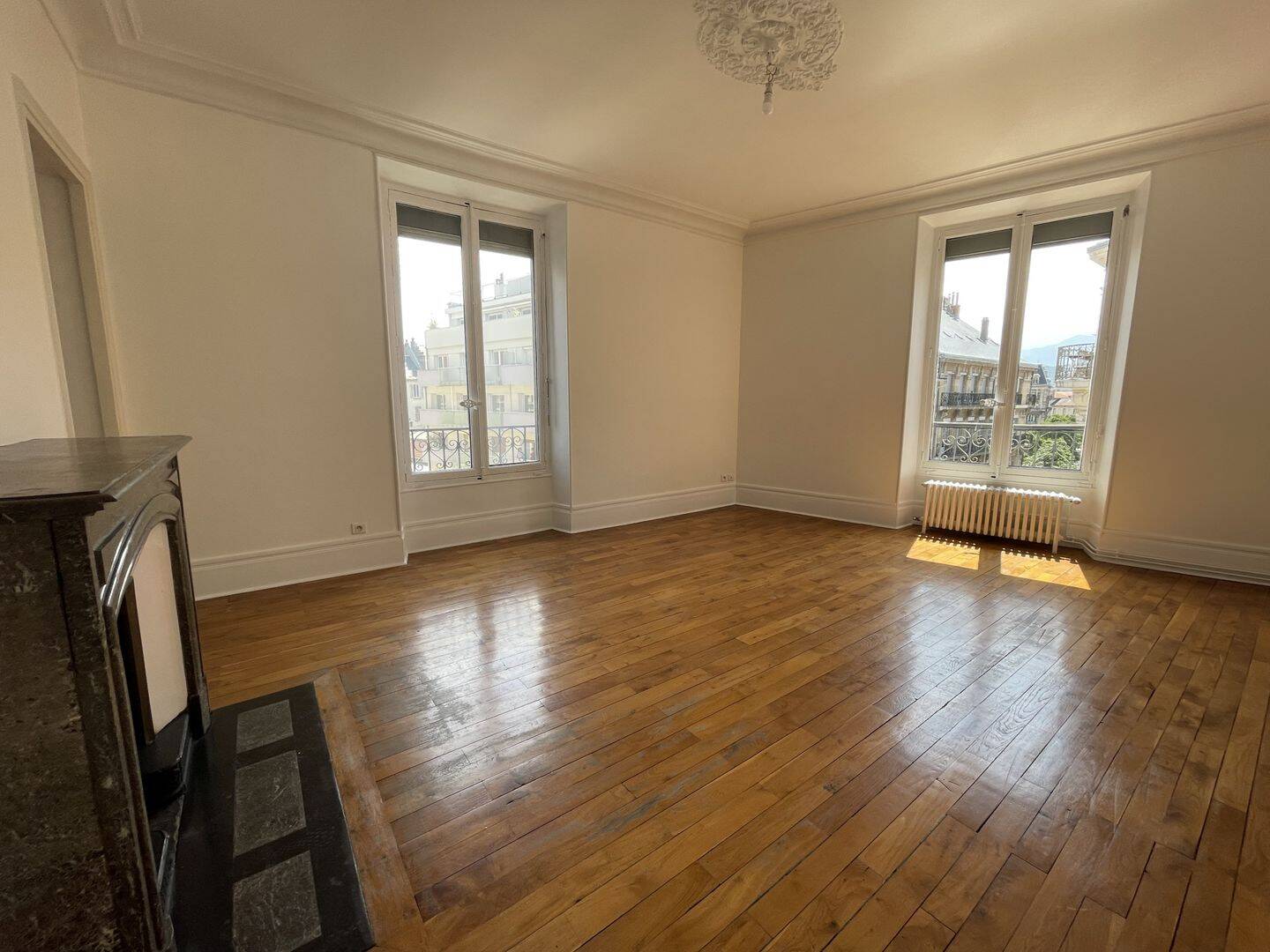Appartement 5 pièces 119 m² · à Grenoble · 118,8 m² · 1 454 €