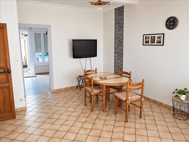 Appartement 4 pièces 98 m² · à Saint-James · 98 m² · 750 €/mois