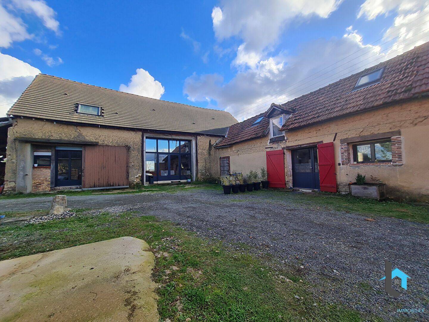 Maison 10 pièces 245 m² · à Illiers-Combray · 245 m² · 299 250 €