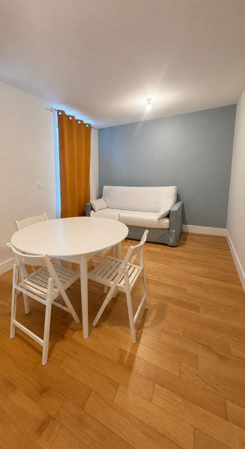Appartement 2 pièces 32 m² · à Paris 15ème Arrondissement · 31,9 m² · 1 300 €