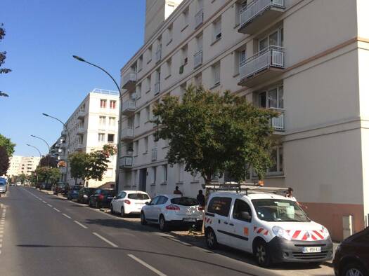 Appartement à louer 1 551 € 5 pièces 4 chambres 79 m² Étage 3/12 Bas Longchamps Bagneux 92220