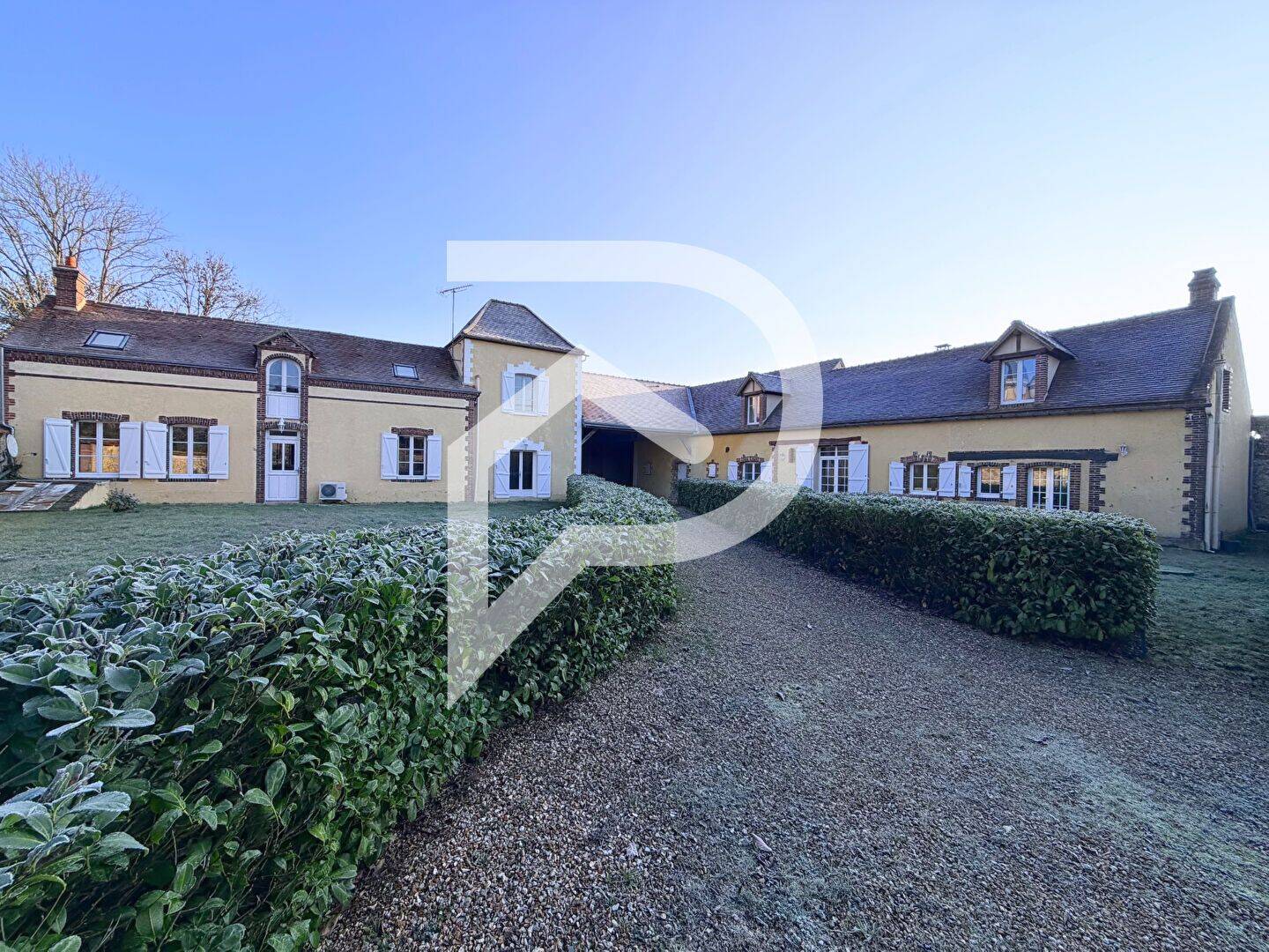 Maison 12 pièces 414 m² · à Thimert-Gâtelles · 414 m² · 395 000 €