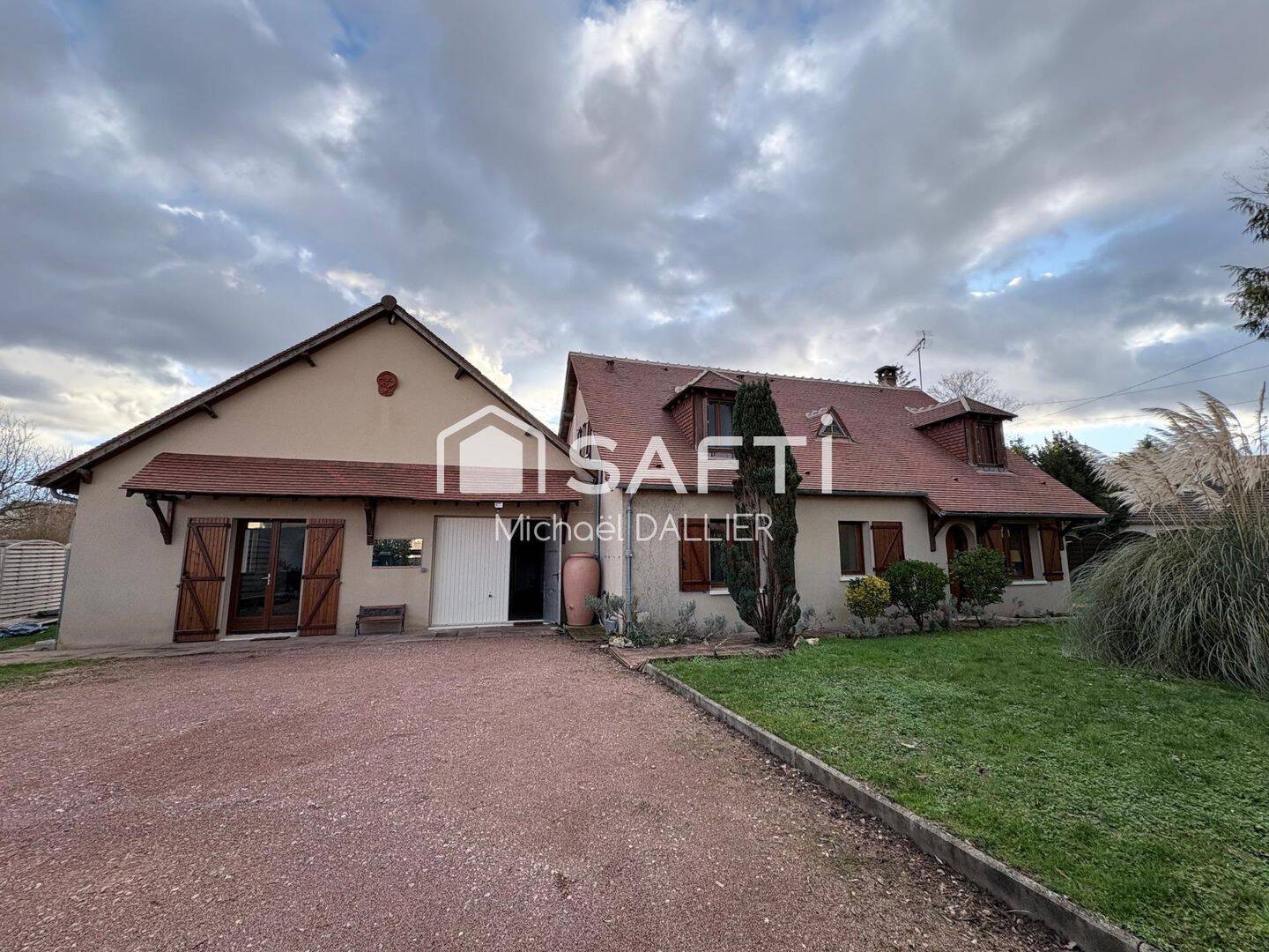 Maison 8 pièces 212 m² · à Le Poinçonnet · 212 m² · 420 000 €