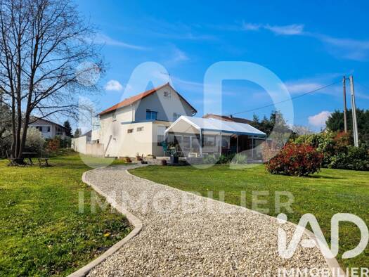 Maison à vendre 166 000 € 6 pièces 3 chambres 168 m² 8 000 m² de terrain Banlieue Domérat 03410