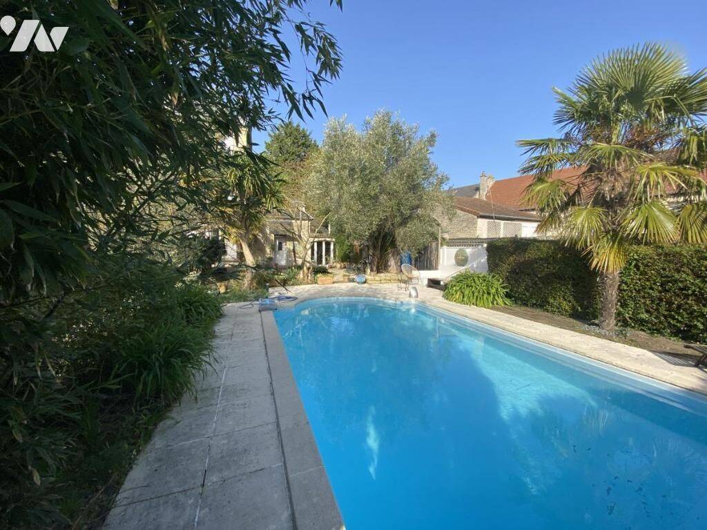 Maison 10 pièces 228 m² · à Ouistreham · 228 m² · 693 100 €