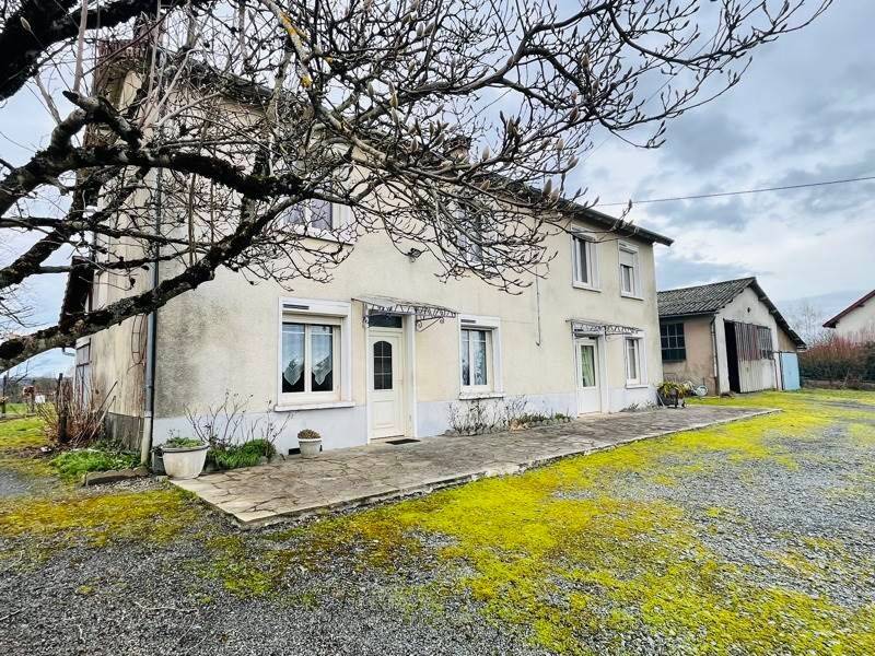 Maison 8 pièces 145 m² · à Mialet · 145 m² · 114 030 €