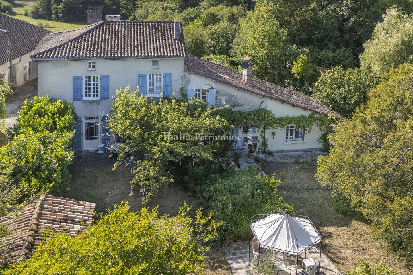 Maison 13 pièces 372 m² · à Mareuil en Périgord · 372 m² · 520 000 €