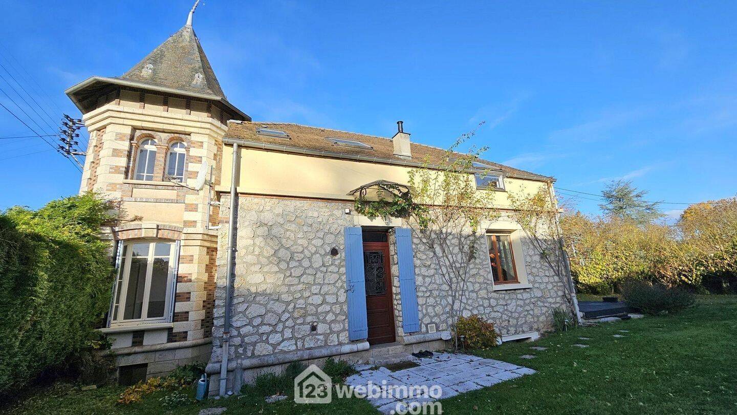 Maison 8 pièces 162 m² · à Bourron-Marlotte · 162 m² · 498 000 €