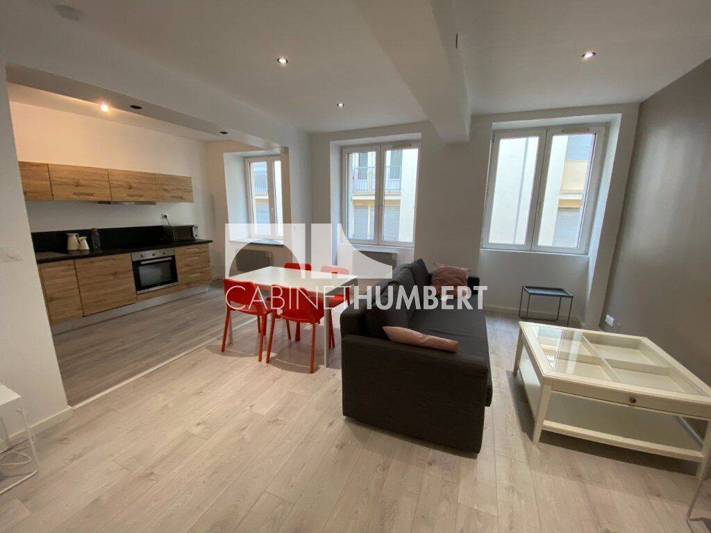 3 pièces 78 m² · à Saint-Étienne · 78 m² · 700 €/mois