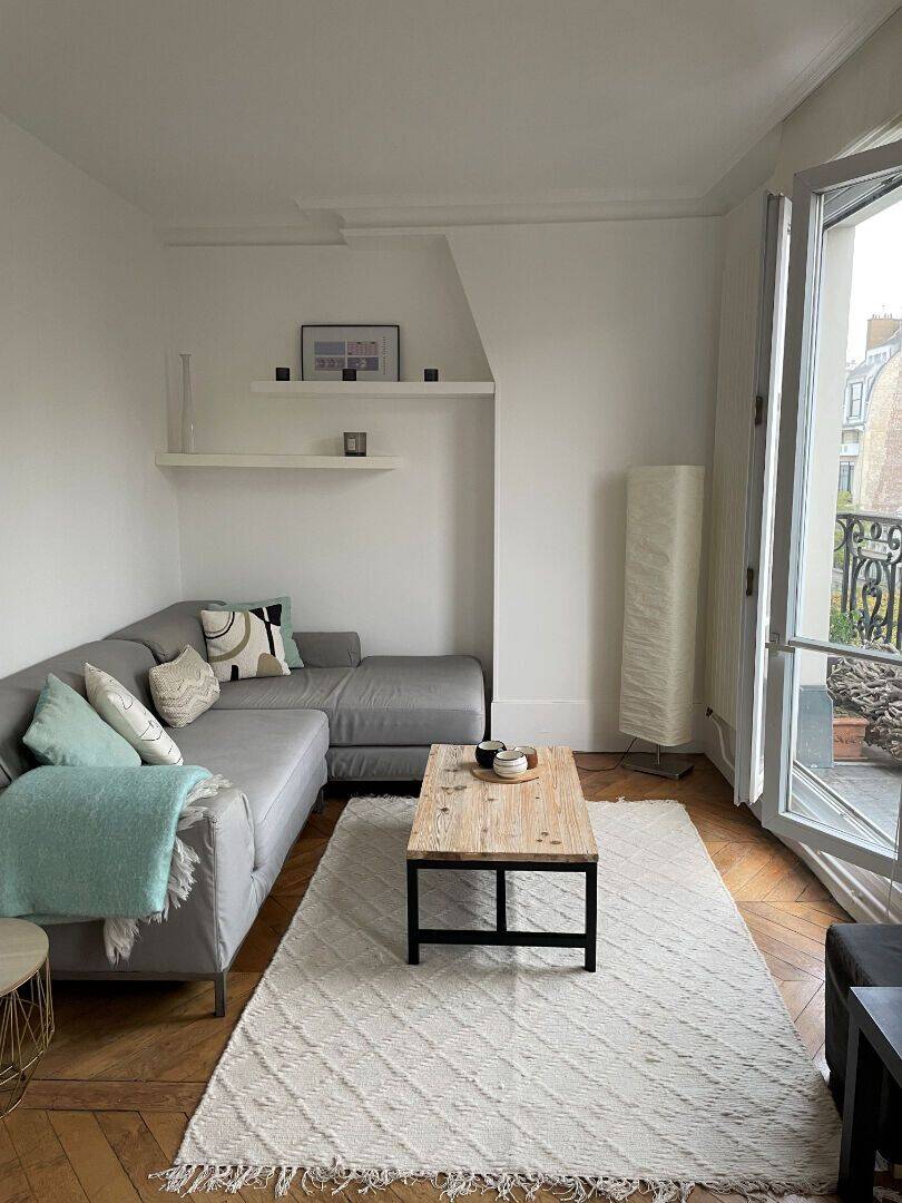 Appartement 3 pièces 63 m² · à Paris 17ème Arrondissement · 62,9 m² · 2 400 €