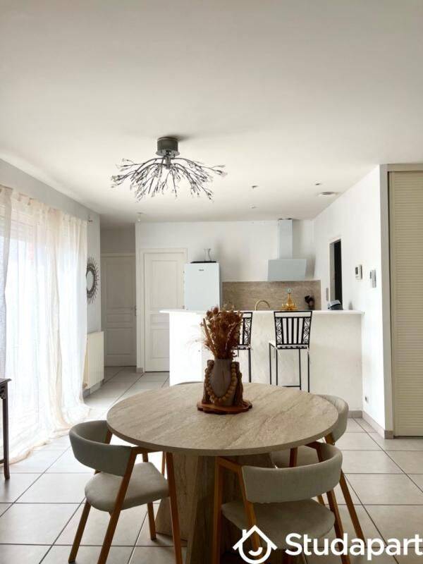 1 pièce 11 m² · à Dompierre-sur-Mer · 11 m² · 620 €/mois