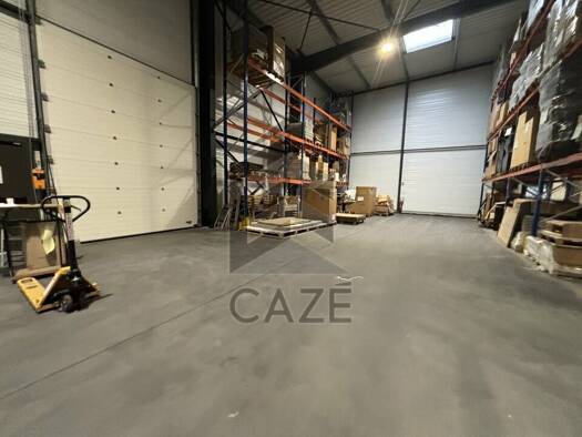 Local d'activités à louer 12 083 € 1 635 m² d'espace de stockage Saint-Magne-de-Castillon 33350