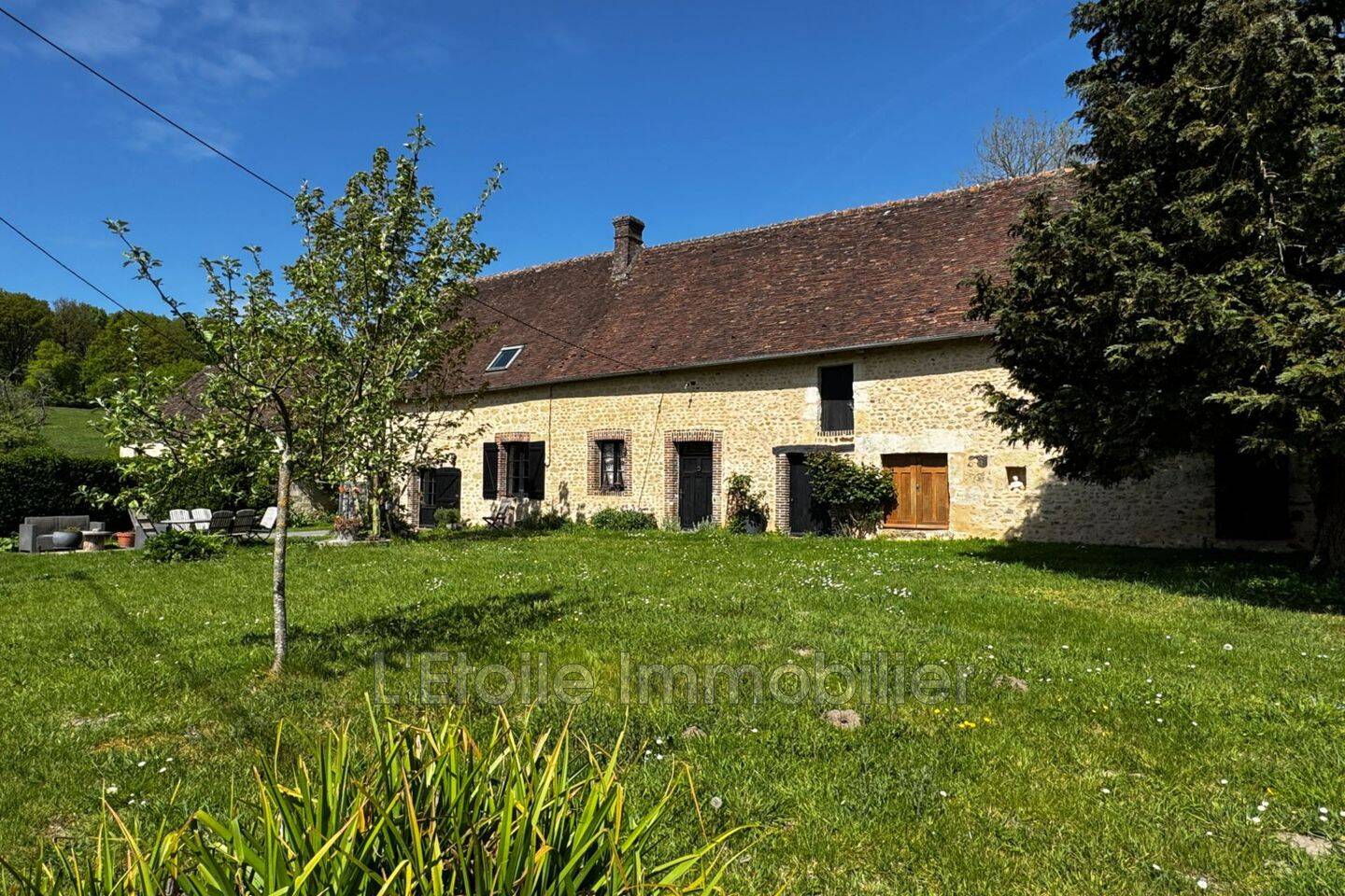 Maison 2 pièces 79 m² · à Saint-Aubin-de-Courteraie · 78,9 m² · 264 000 €